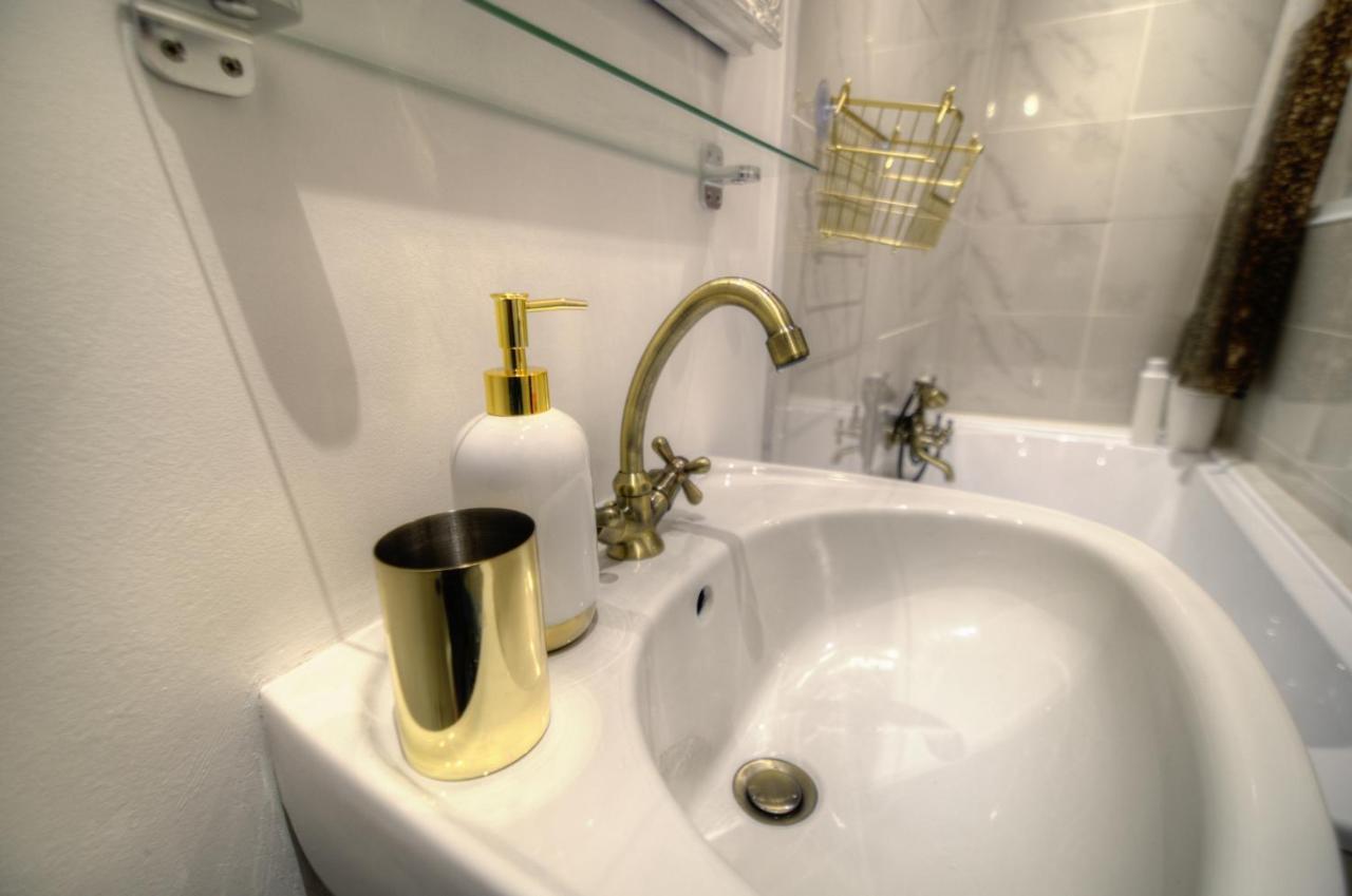 Les Petits Boudoirs De Savoie Lejlighed Chambéry Eksteriør billede